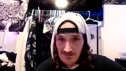 Snapshot of back2eden chatting on 05.06.26 back2eden online show from 05.06.26