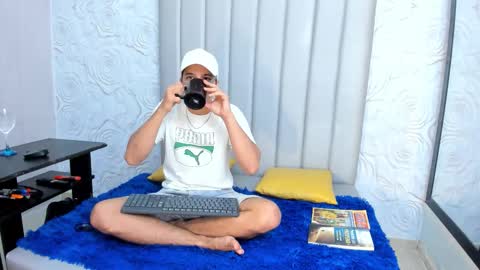 Snapshot of bad_boy_21_ chatting on 02.18.26 bad_boy_21_ online show from 02.18.26