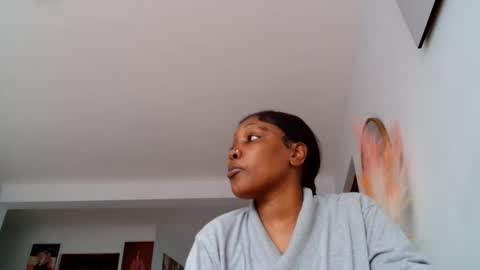 Snapshot of baddestslut001 chatting on 05.10.26 baddestslut001 online show from 05.10.26