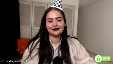 Snapshot of baddie_maddie_ chatting on 11.01.25 want custom text me through my snap 3 online show from 11.01.25