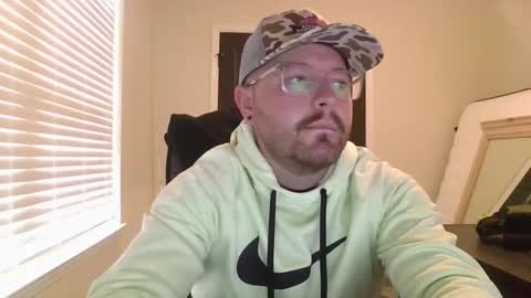 Snapshot of baddydaddy23 chatting on 10.05.25 Jon online show from 10.05.25