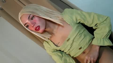 Snapshot of badgirl_jasmine chatting on 06.21.26 jasmine online show from 06.21.26