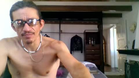 Mexican livin Off the Wall online show from 04.25.26