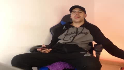 Juan Help us reach 100 likes online show from 12.07.24