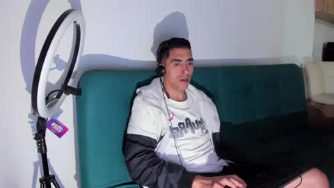 Juan Help us reach 100 likes online show from 10.02.25