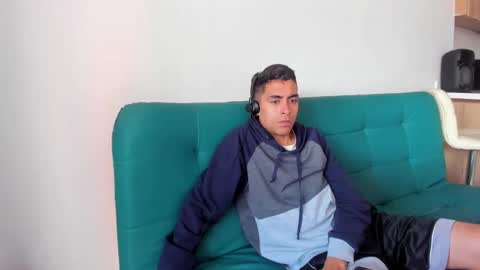 Juan Help us reach 100 likes online show from 10.03.25