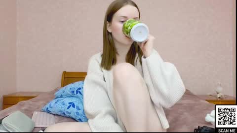 Snapshot of bae_cake_ chatting on 02.13.25 Alice online show from 02.13.25