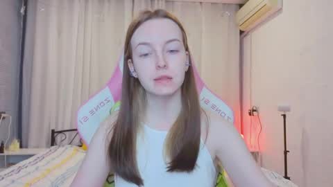 Snapshot of bae_cake_ chatting on 05.12.26 Alice online show from 05.12.26