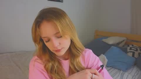 Snapshot of baeyoda chatting on 07.05.26 Kate online show from 07.05.26