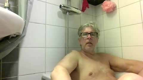 Snapshot of baggelina75 chatting on 05.04.26 baggelina75 online show from 05.04.26