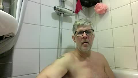 Snapshot of baggelina75 chatting on 05.06.26 baggelina75 online show from 05.06.26