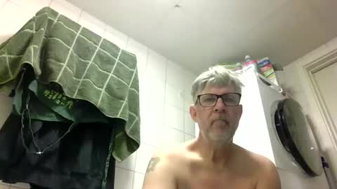 Snapshot of baggelina75 chatting on 05.12.26 baggelina75 online show from 05.12.26