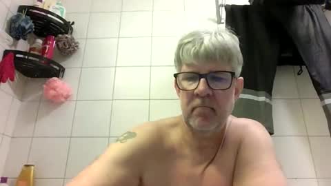 Snapshot of baggelina75 chatting on 05.17.26 baggelina75 online show from 05.17.26