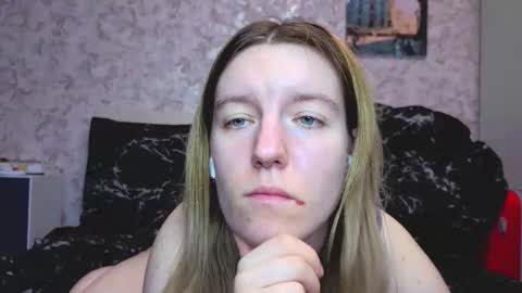 holly online show from 12.05.25