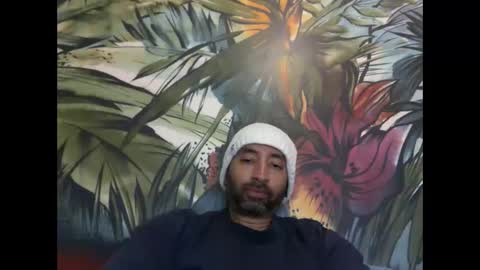 Snapshot of bakkis chatting on 10.29.25 bakkis online show from 10.29.25