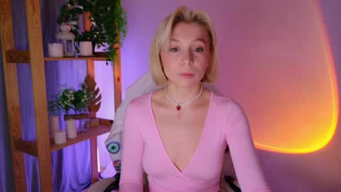 Snapshot of balerinacappuccino_ chatting on 04.17.26 Elly online show from 04.17.26