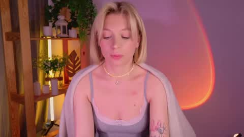 Snapshot of balerinacappuccino_ chatting on 05.17.26 Elly online show from 05.17.26