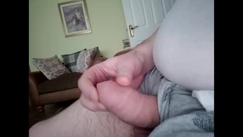 Snapshot of ballymoneysham chatting on 02.01.26 ballymoneysham online show from 02.01.26