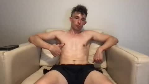 Snapshot of bananacurvesleft chatting on 05.18.26 bananacurvesleft online show from 05.18.26
