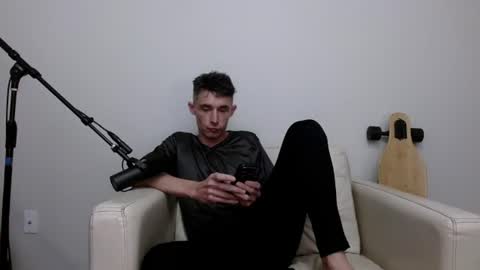 Snapshot of bananacurvesleft chatting on 06.24.26 bananacurvesleft online show from 06.24.26