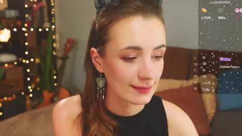 Snapshot of bananya_kitty chatting on 04.21.26 Ellen and online show from 04.21.26