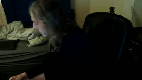 bangintoleather online show from 03.30.26