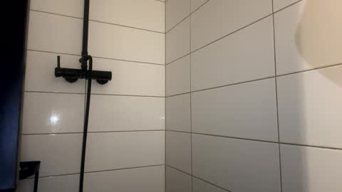 Snapshot of barbara53000 chatting on 10.29.25 charliejones online show from 10.29.25