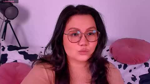 Barbie Kim online show from 10.10.25