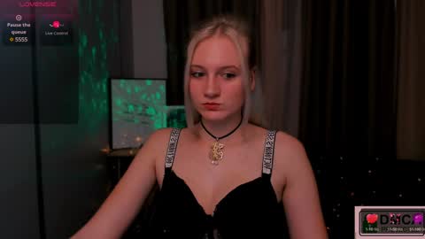 Snapshot of barbara_meow_ chatting on 01.09.25 Barbara online show from 01.09.25