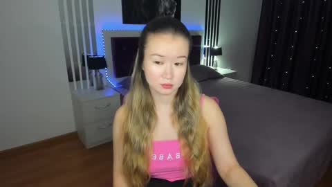 Snapshot of barbaramiles chatting on 12.18.24 Barbara online show from 12.18.24