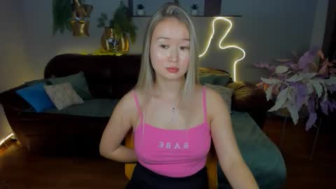 Snapshot of barbaramiles chatting on 09.18.25 Barbara online show from 09.18.25