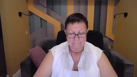 Snapshot of barbaraturners chatting on 12.08.24 barbaraturners online show from 12.08.24