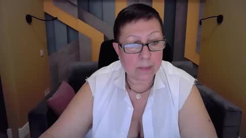 Snapshot of barbaraturners chatting on 12.16.24 barbaraturners online show from 12.16.24