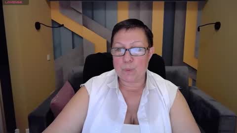 Snapshot of barbaraturners chatting on 12.18.24 barbaraturners online show from 12.18.24