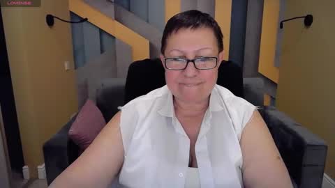 Snapshot of barbaraturners chatting on 12.19.24 barbaraturners online show from 12.19.24