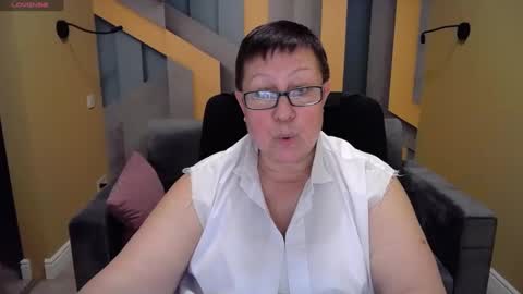 Snapshot of barbaraturners chatting on 12.21.24 barbaraturners online show from 12.21.24