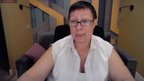 Snapshot of barbaraturners chatting on 12.26.24 barbaraturners online show from 12.26.24