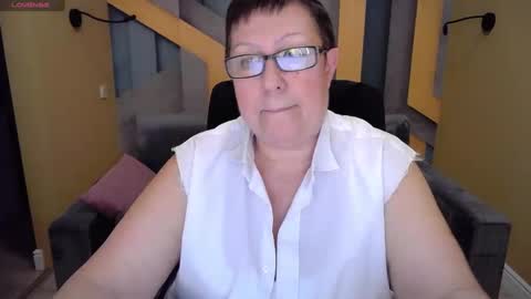 Snapshot of barbaraturners chatting on 12.27.24 barbaraturners online show from 12.27.24