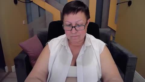 Snapshot of barbaraturners chatting on 01.06.25 barbaraturners online show from 01.06.25