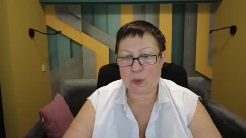Snapshot of barbaraturners chatting on 01.06.25 barbaraturners online show from 01.06.25