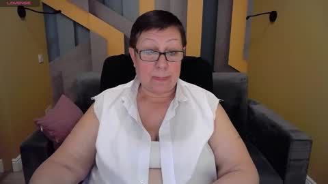 Snapshot of barbaraturners chatting on 01.10.25 barbaraturners online show from 01.10.25