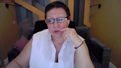 Snapshot of barbaraturners chatting on 01.12.25 barbaraturners online show from 01.12.25