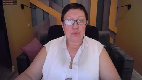 Snapshot of barbaraturners chatting on 02.06.25 barbaraturners online show from 02.06.25