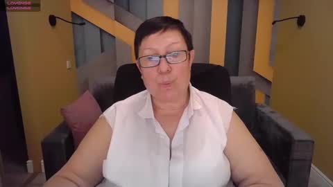 Snapshot of barbaraturners chatting on 02.08.25 barbaraturners online show from 02.08.25