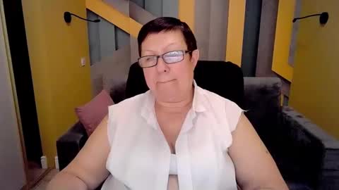 Snapshot of barbaraturners chatting on 02.09.25 barbaraturners online show from 02.09.25