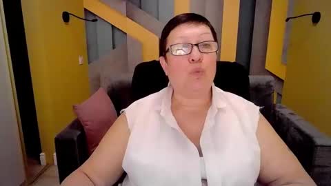 Snapshot of barbaraturners chatting on 02.10.25 barbaraturners online show from 02.10.25