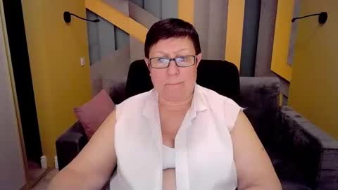 Snapshot of barbaraturners chatting on 02.10.25 barbaraturners online show from 02.10.25