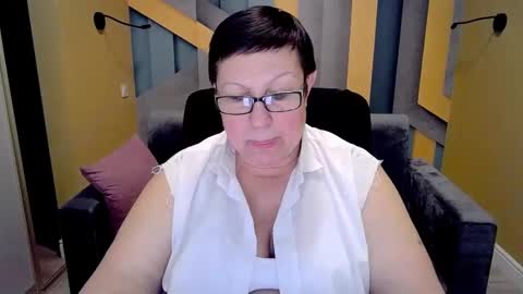 Snapshot of barbaraturners chatting on 02.11.25 barbaraturners online show from 02.11.25