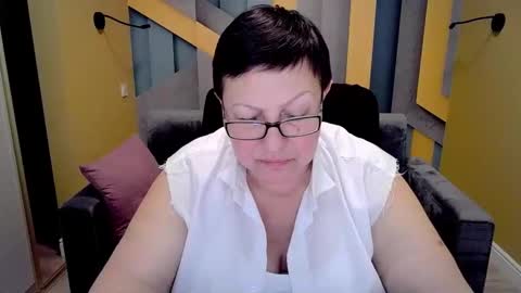 Snapshot of barbaraturners chatting on 02.11.25 barbaraturners online show from 02.11.25