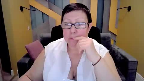 Snapshot of barbaraturners chatting on 02.13.25 barbaraturners online show from 02.13.25